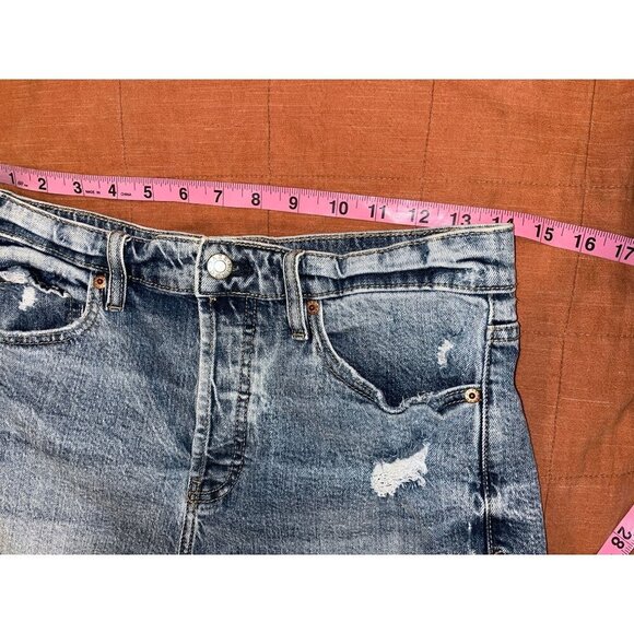 Daze Blue Light Wash High-Rise Distressed Denim Frayed Hem Shorts Women's Size 2 - Picture 4 of 8